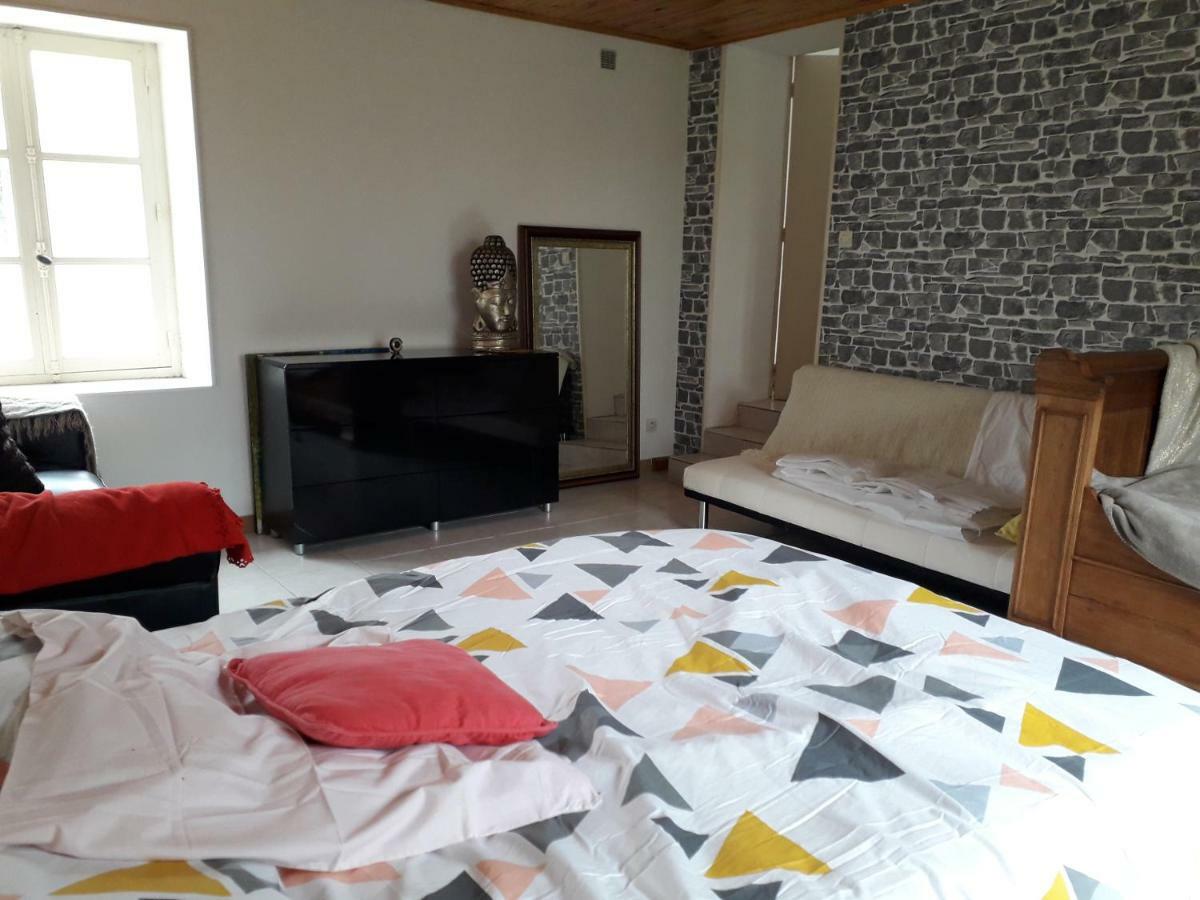 Maison Plain Pied, 2 Chambres, Longere Typique , Fraiche, Dans Bourg Avec Tous Commerces Luçay-le-Mâle Kültér fotó