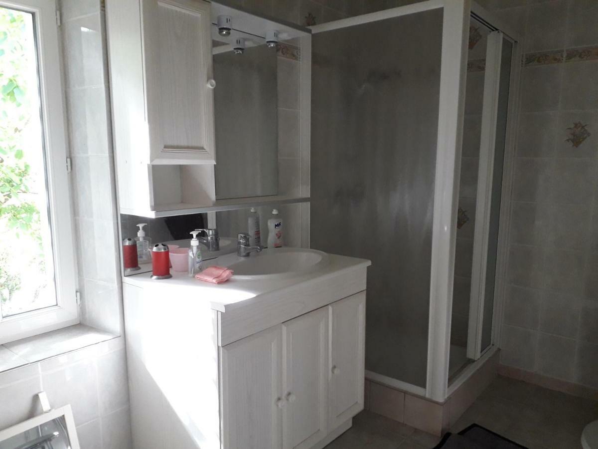 Maison Plain Pied, 2 Chambres, Longere Typique , Fraiche, Dans Bourg Avec Tous Commerces Luçay-le-Mâle Kültér fotó